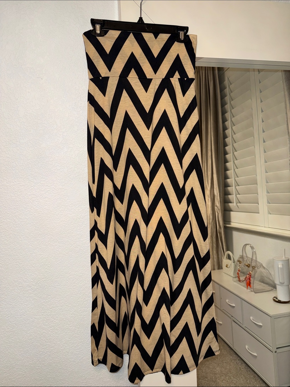 Promesa Black and Cream Chevron Maxi Skirt